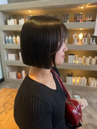 ショート 縮毛矯正🐼暖色 根本侑季のヘアスタイル