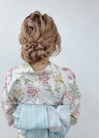 ヘアアレンジ GRANLUSSO 〜グランルッソ駅前店所属・木口 嘉美のヘアスタイル