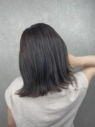 ミディアム _White所属・ＳＨＩ ＺＵのヘアスタイル