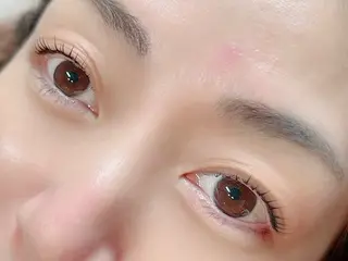 マツエク・マツパ ダイヤモンドアイズ テクニカルサロン所属・小林 美香の眉毛・アイブロウイメージ