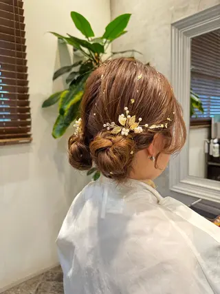 セミロング ヘアアレンジ ラグノ所属・岩間 美穂のヘアスタイル