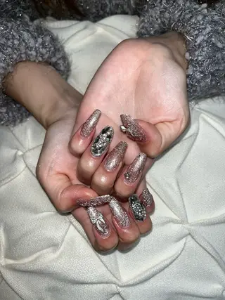 ネイル nail.salon .Reversalのネイルデザイン