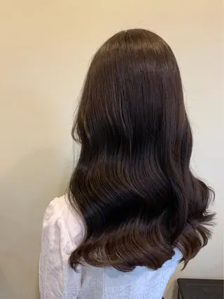 カラー KOKORO 中村 朱里のヘアスタイル