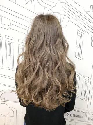 セミロング カラー レイヤー⭐️カラー ⭐️平川雅史のヘアスタイル