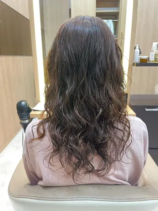 セミロング パーマ 朝ラクセット まとまるカット松崎愛のヘアスタイル