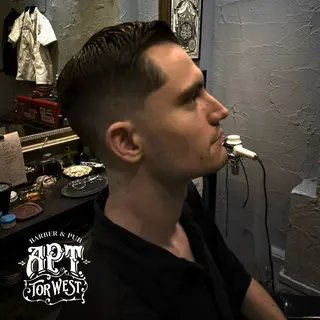 ショート メンズ APT.TOR WEST所属・賀本 泰我のヘアスタイル