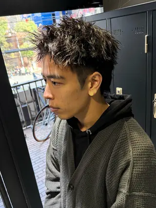 ショート パーマ メンズ 【フェザーパーマ】 【縮毛矯正】鶴田文のヘアスタイル