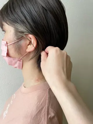 ショート カラー 沢田 瞳のヘアスタイル