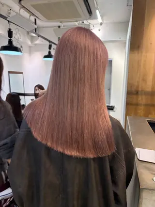 セミロング カラー ミルクティー× グレージュMOMOのヘアスタイル