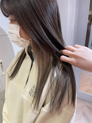 ロング カラー akane .のヘアスタイル