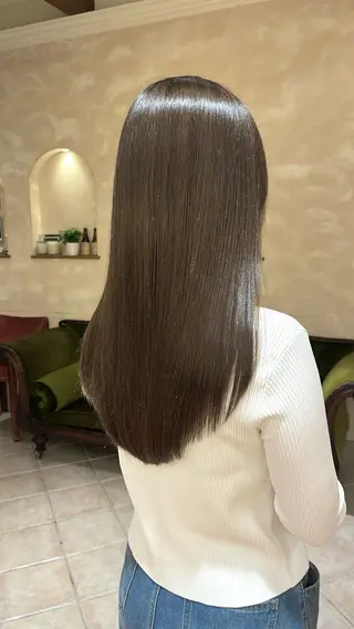 ロング カラー 青山 莉奈のヘアスタイル