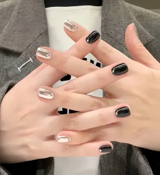 シン アモンのネイルデザイン