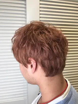 メンズ 渋谷ハイトーン/ デザインカラー阿部のヘアスタイル