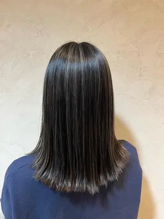 ミディアム カラー 竹添 有梨沙のヘアスタイル