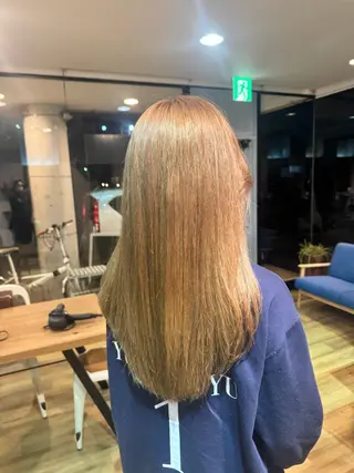 ロング カラー ツキダテ ユイのヘアスタイル