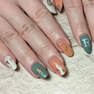 ネイル ｱｲﾗｯｼｭ ﾈｲﾙ ｻﾛﾝ つけるのマツエク・マツパデザイン