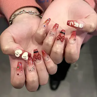 ネイル AIKO🐈‍⬛⭐︎ 大阪/y2k/個性派のネイルデザイン