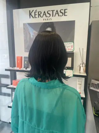 ショート カラー ヘアアレンジ 青髪特化🩵ブリーチ ハッシュカットのヘアスタイル