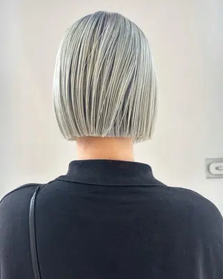 ショート カラー MOND / PINのヘアスタイル