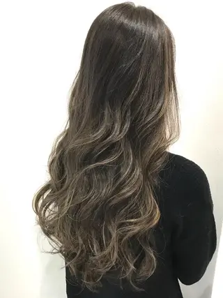 ロング カラー Heart's所属・若杉 諒のヘアスタイル