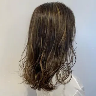 ミディアム カラー ヘアアレンジ 🦋レイヤーカット ミドリカワ🦋のヘアスタイル
