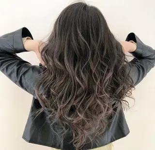 ロング カラー アダチ コウスケのヘアスタイル