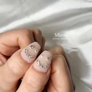 ネイル nailsalon Mirrorのネイルデザイン