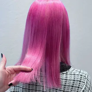 セミロング カラー ヘアアレンジ アニメ髪・ウルフ🦇 樋口莉夏のヘアスタイル