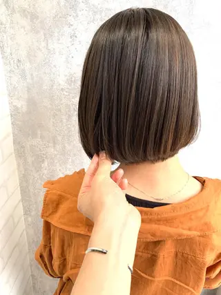 ショート カラー Zina福岡天神🪞 髪質改善🪞レイヤーのヘアスタイル