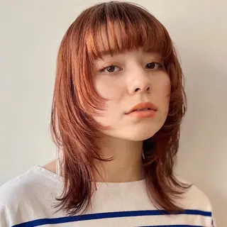 ミディアム カラー あやめ【顔まわり/レ イヤー/柔らかカラ】のヘアスタイル