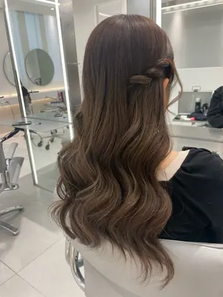 ヘアアレンジ ヘアセット🎀耳つぼ 👂💎MONAMIのヘアスタイル