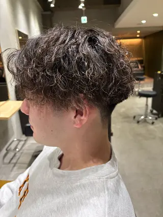 ショート パーマ メンズ 🌈透明感カラー 韓国 ミライ🇰🇷のヘアスタイル