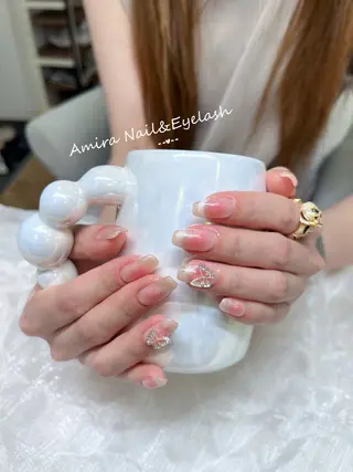 ネイル Amira アイラッシュのマツエク・マツパデザイン