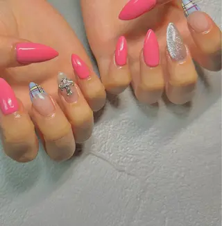 ネイル 田中 愛未のネイルデザイン