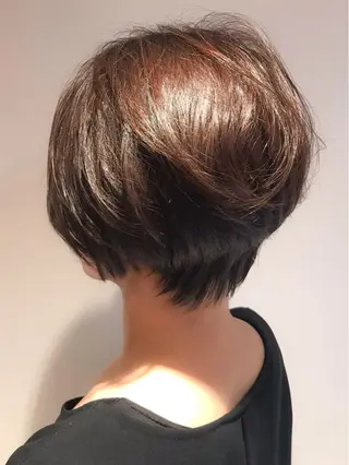 ショート カラー BIANCO北堀江 AKANEのヘアスタイル