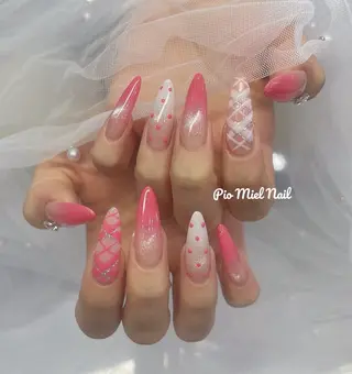 セミロング momo 長さだしのネイルデザイン