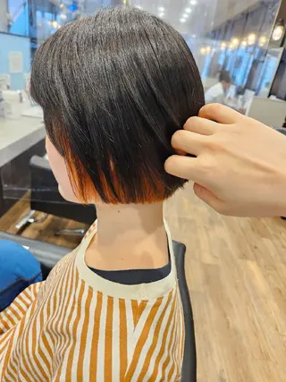 ショート カラー 関口 友菜のヘアスタイル