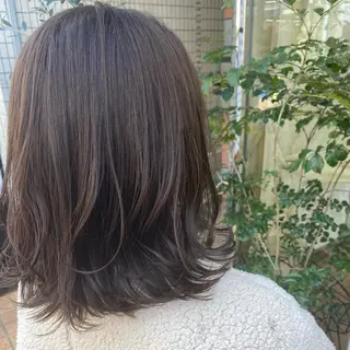 ミディアム カラー 宮内 真乃のヘアスタイル
