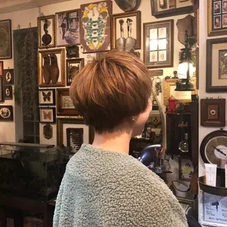 ショート カラー BRITS 渡辺 菜々子のヘアスタイル