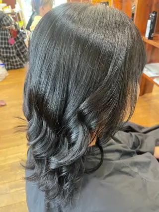 ミディアム 広瀬 珠優のヘアスタイル