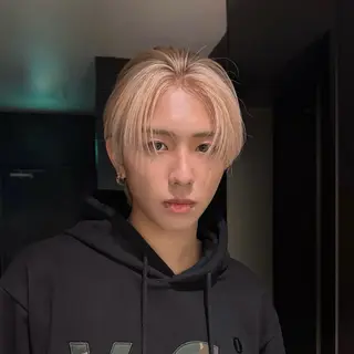 カラー メンズ ミルクティーベージュ /sara💛のヘアスタイル