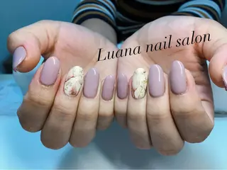 ネイル Loa　salon所属・小南 奈々美のネイルデザイン