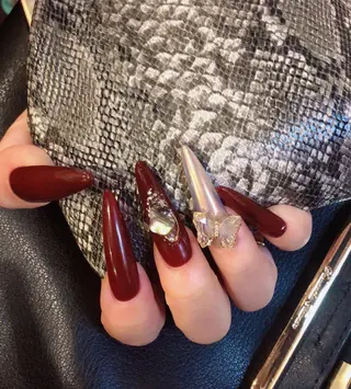 ロング ネイル 長さ出し専門 nynaのネイルデザイン