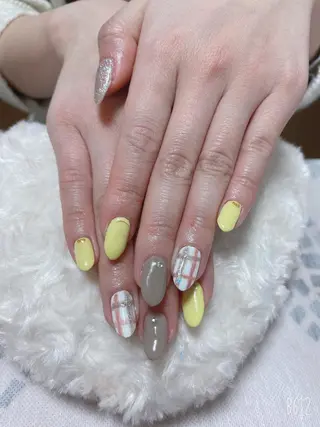 ネイル The Best Beauty受付担当のヘアスタイル