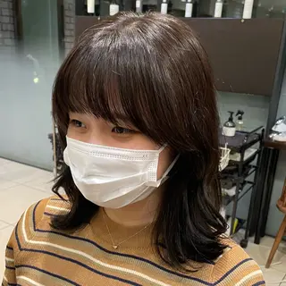 ミディアム パーマ 表参道|韓国風・コテ 巻き風パーマるい🌀のヘアスタイル