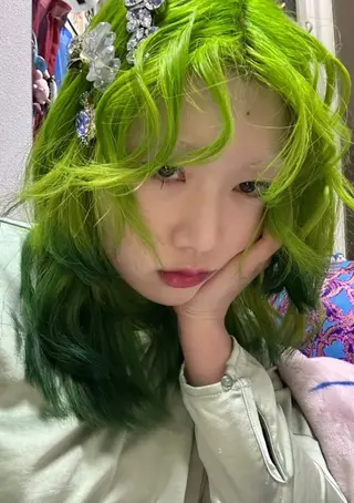 セミロング カラー haco＋所属・圧倒的デザイン力 店長🎨RENAのヘアスタイル