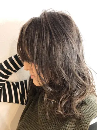 ミディアム カラー m ā l o. マァロのヘアスタイル