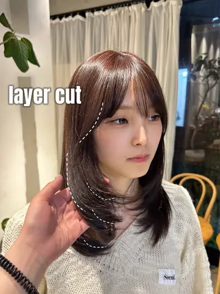 ミディアム ANLY.meijijingumae所属・レイヤーカット/ 透明感カラー/真菜のヘアスタイル