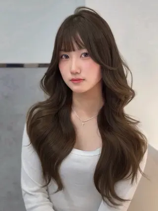 ロング 🎀透明感ブラウ ンshizuka🎀のヘアスタイル