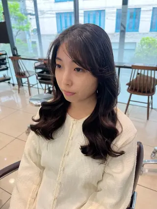 セミロング タンバルモリパーマ 礒井メンキのヘアスタイル